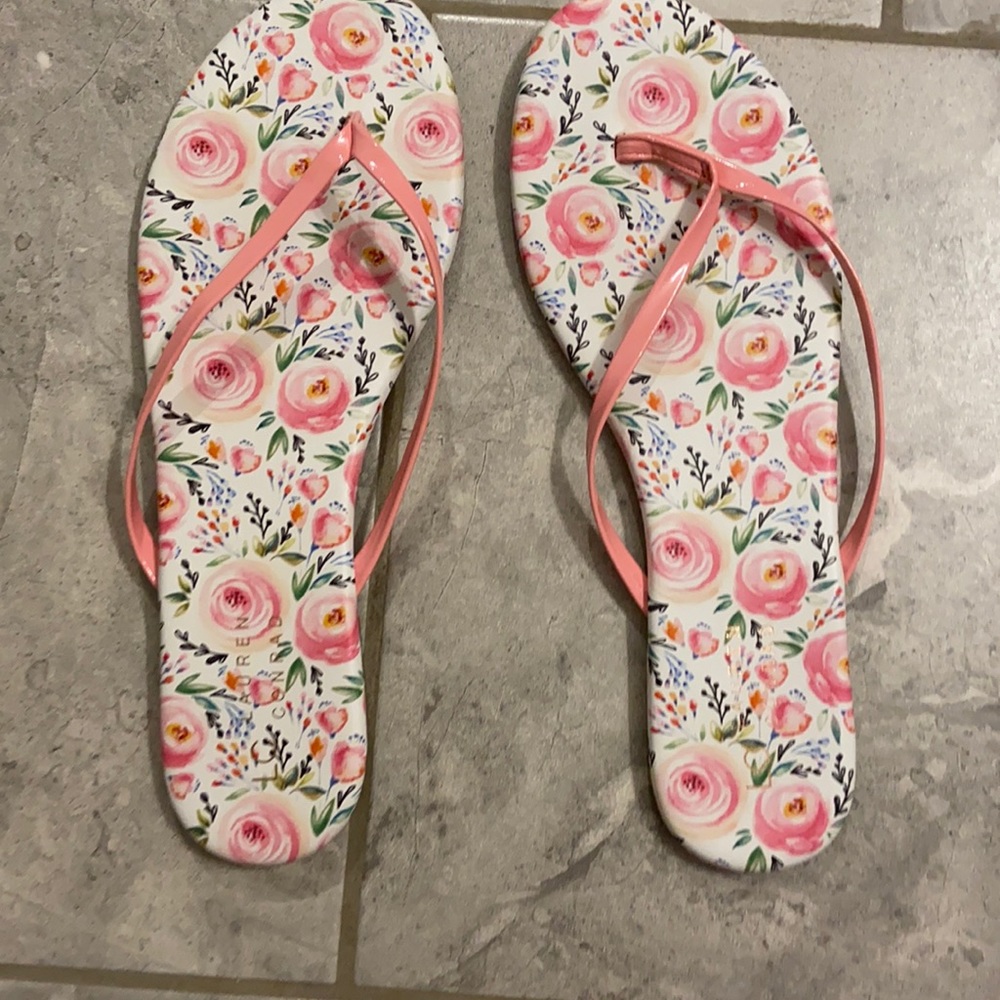 Brand New Lauren Conrad flip flops